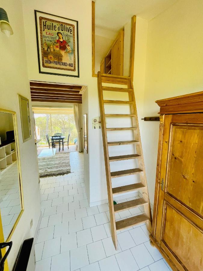 Bel Appartement Avec Mezzanine, Vue Mer Et Piscine Cogolin Eksteriør billede